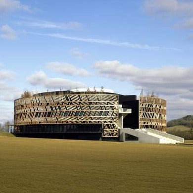 Escapade en 2CV pour explorer le site d'Alésia – coffret cadeau pour une aventure unique en Bourgogne