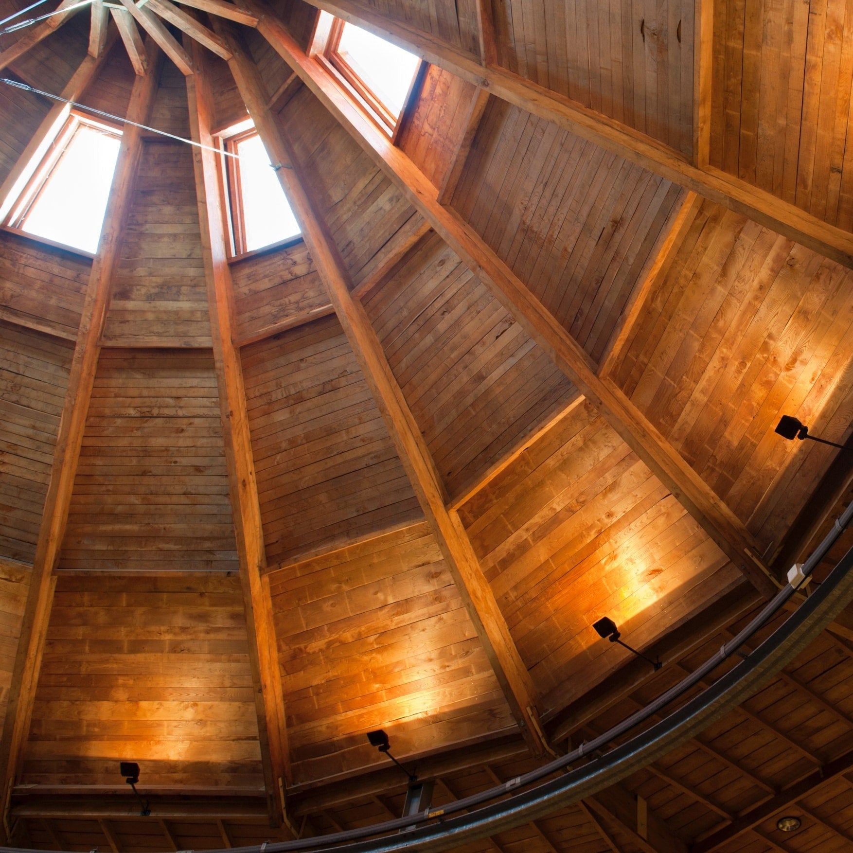 Profitez d'une escapade en 2CV avec visite de la Maison Louis Jadot – un voyage au cœur des vins de Bourgogne